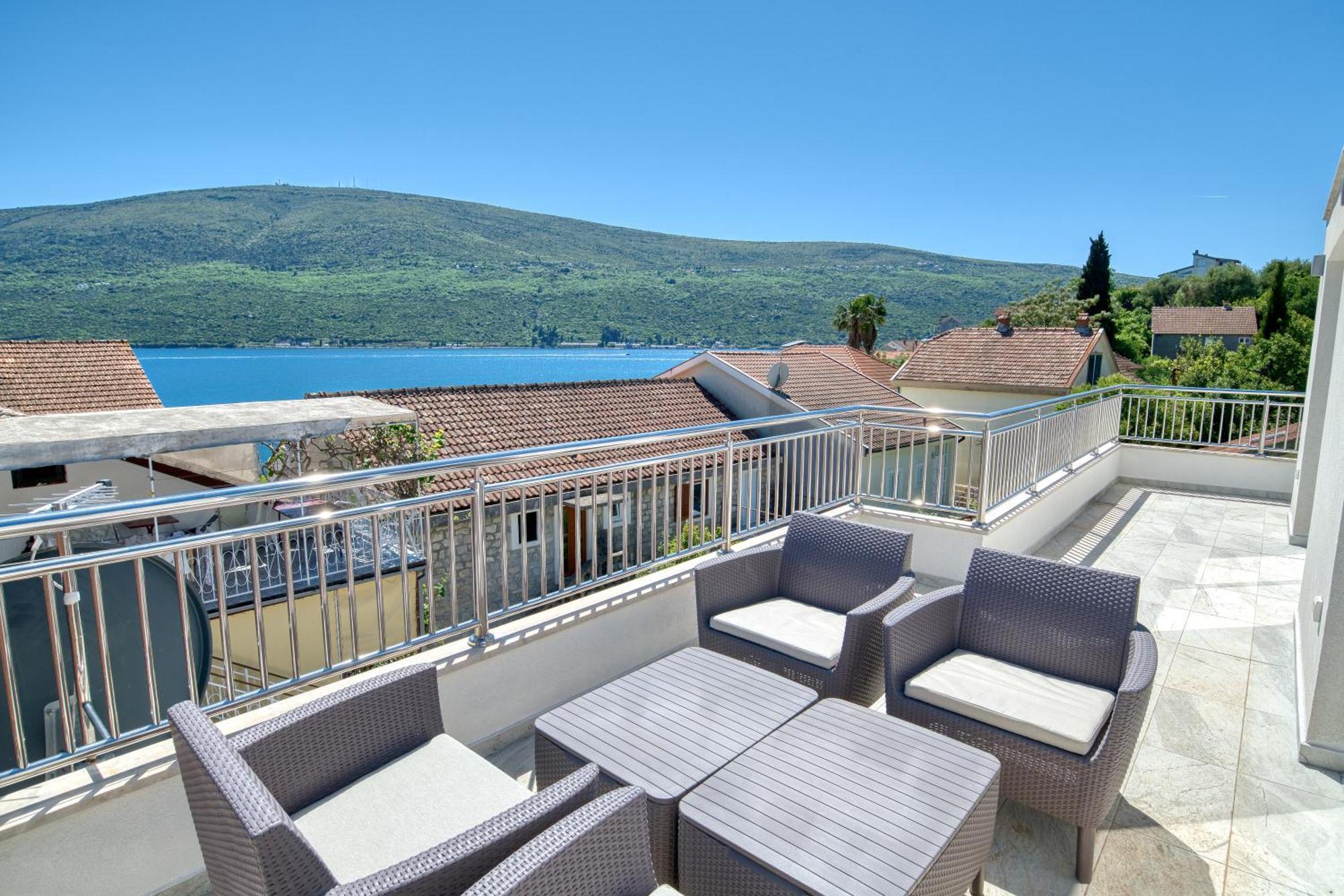 Apartments Ljubica Herceg Novi Dış mekan fotoğraf
